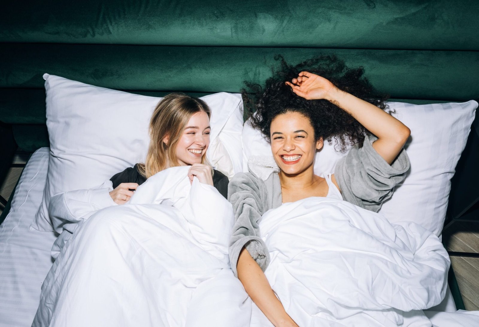 Baffle Box vs. SewnThrough Construction Duvets Pillows Rugs